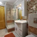 Magyar Apartmanhaz Iv. *
