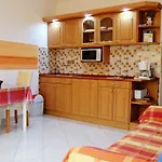 Magyar Apartmanhaz Iv. *