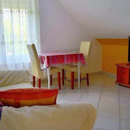 Magyar Apartmanhaz Iv. 아파트 잘라카로쉬