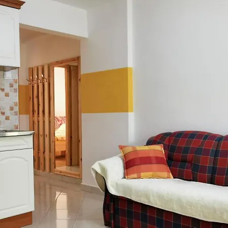 Magyar Apartmanhaz Iv. 公寓 佐洛卡罗斯