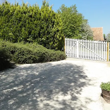 Magyar Apartmanhaz Iv. 佐洛卡罗斯